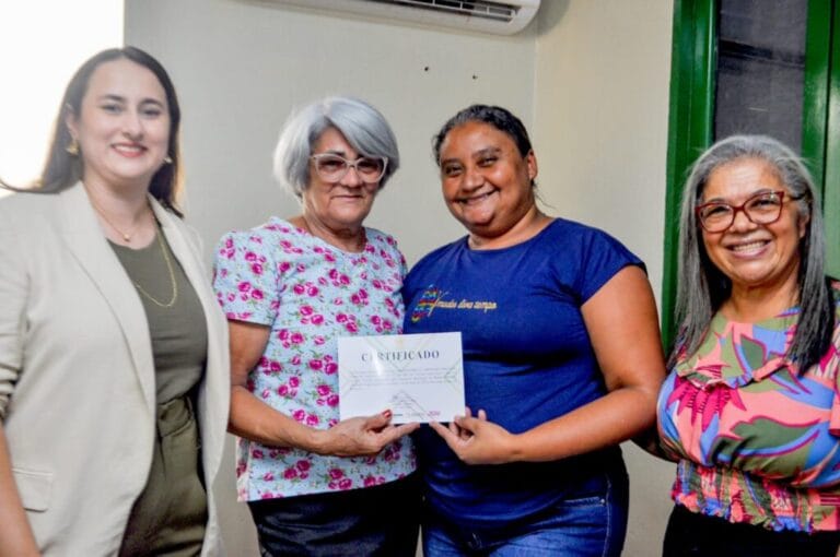 Mais de 100 mulheres são certificadas em cursos da Casa da Mulher