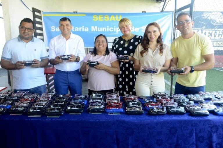 “Corujão da Saúde” entrega 89 óculos no Aurá.