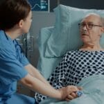 Estudo identifica associação entre microbiota intestinal e episódios de delirium em idosos