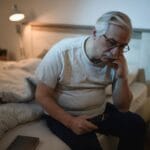 Tempestade perfeita: dormir mal agrava problemas de saúde em idosos obesos, mostra estudo