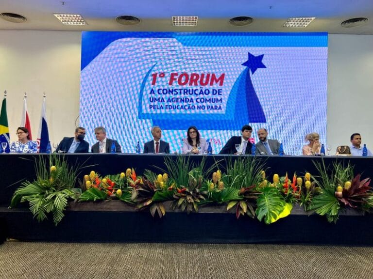 Profissionais da Educação de Benevides participam de 1º Fórum da Educação do Pará