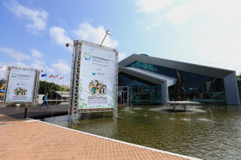 Prefeito de Belém debate desafios para uma cidade sustentável em Conferência Internacional