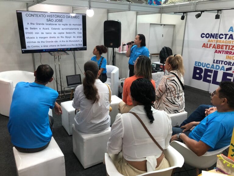 Programação diversificada e interativa das escolas municipais atrai o público na Feira Pan-Amazônica do Livro