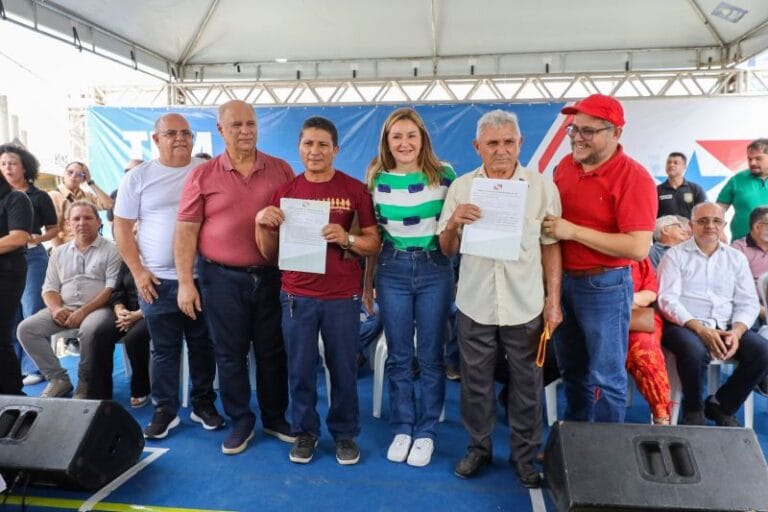 Produtores rurais de Capanema recebem CAF físico e jurídico e CAR individual