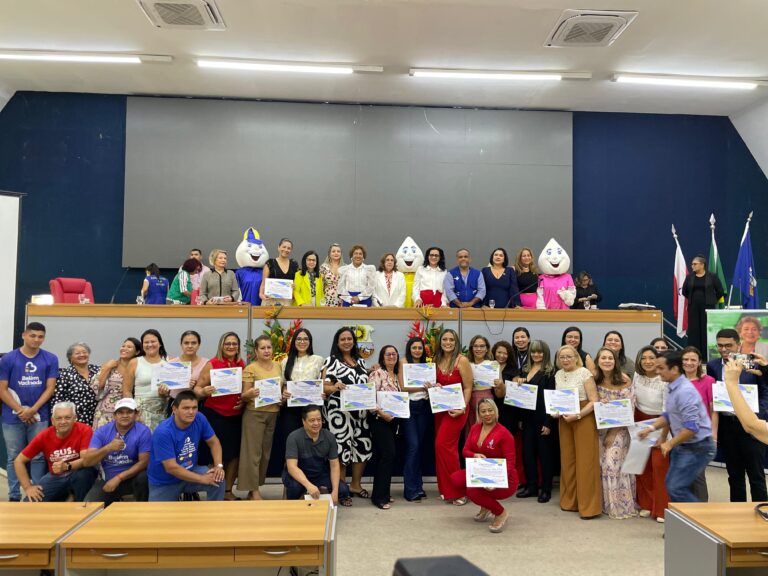 Servidores da saúde pública municipal recebem homenagem na Câmara de Vereadores de Belém