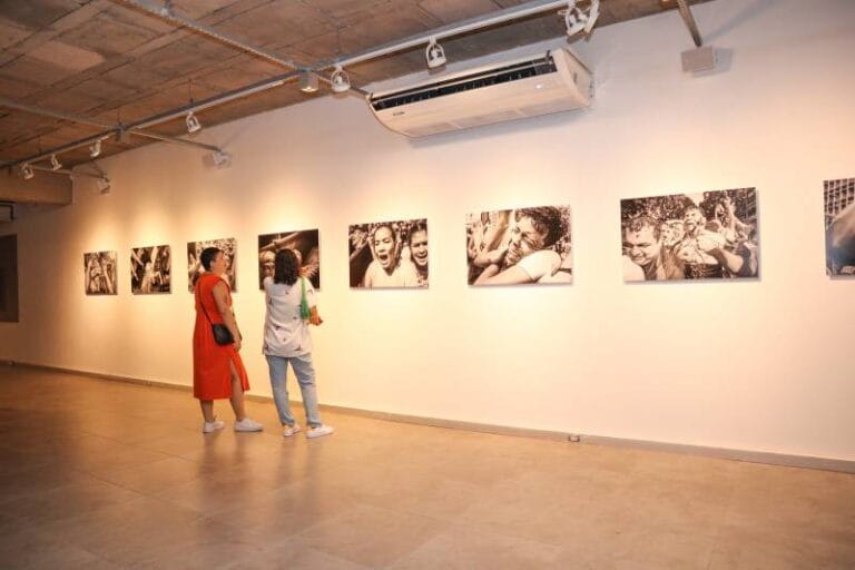 Exposição Catarse de Devoção tem visita guiada na Galeria Benedito Nunes