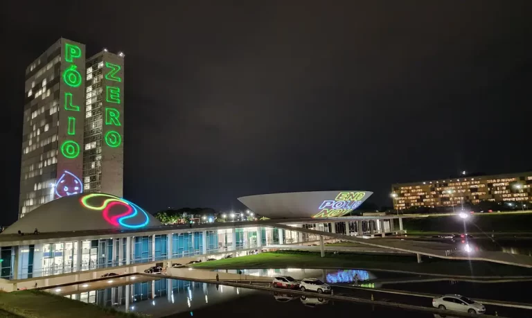 Programa Nacional de Vacinação em Escolas Aprovado pela CAS