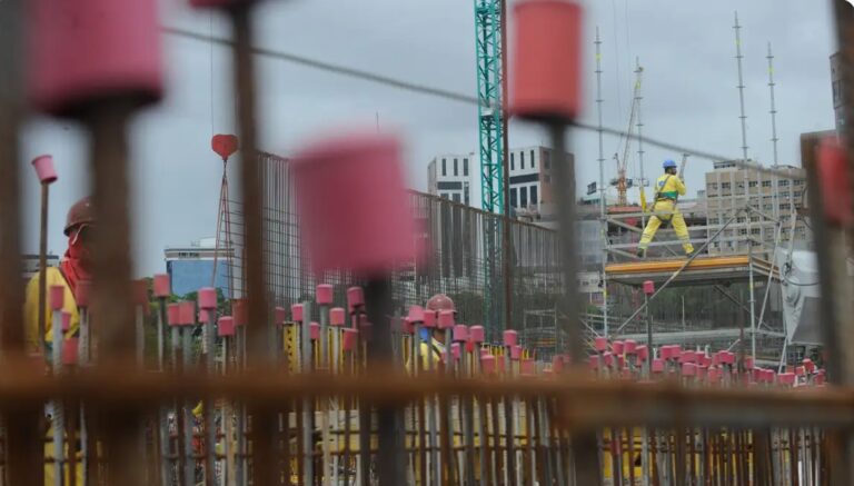 Lula anula reoneração de 17 setores econômicos