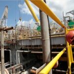 Avanço na produção total de petróleo e gás em comparação a janeiro de 2023