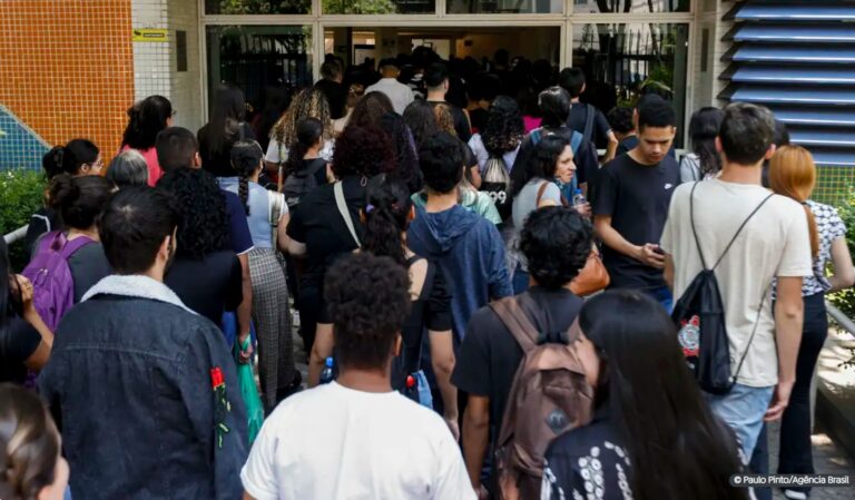 Início do pagamento do Programa Pé-de-Meia para estudantes