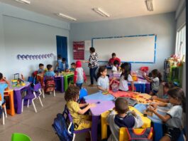 Prefeitura de Belém avança na convocação de servidores e propõe reajuste salarial servidores públicos da educação no município recebem o dobro do média salarial de um professor municipal no país, que, segundo dados do Ministério da Educação, é de R$ 4,8 mil