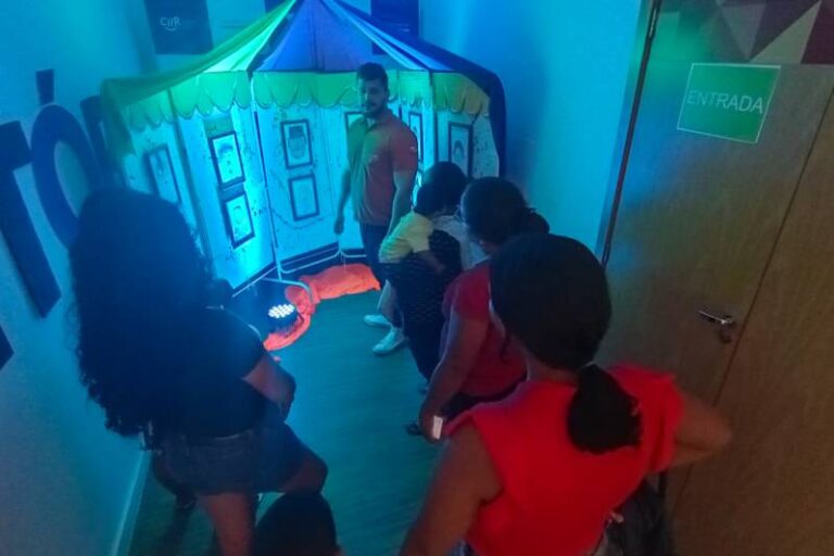 Usuários do CIIR apresentam os resultados das produções nas Oficinas Artísticas