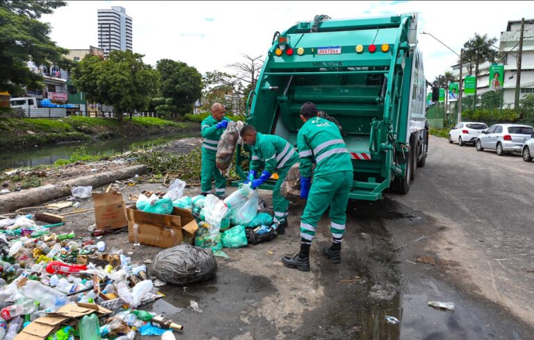 Novo sistema de coleta de lixo é bem recebido pela população de Belém