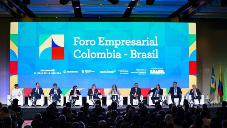 Marco Histórico no Encontro Empresarial entre presidentes do Brasil e Colômbia