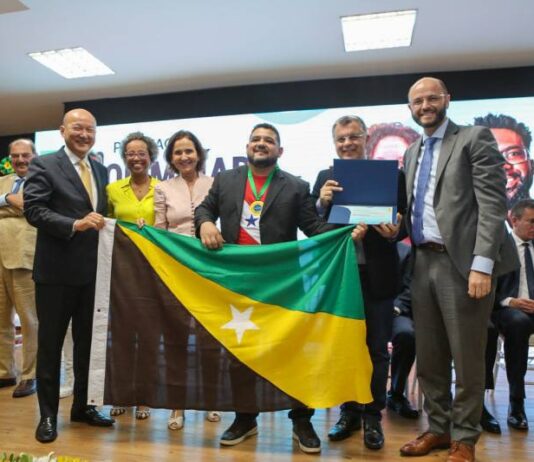 Professor do Estado é reconhecido entre os dez melhores do país matemática