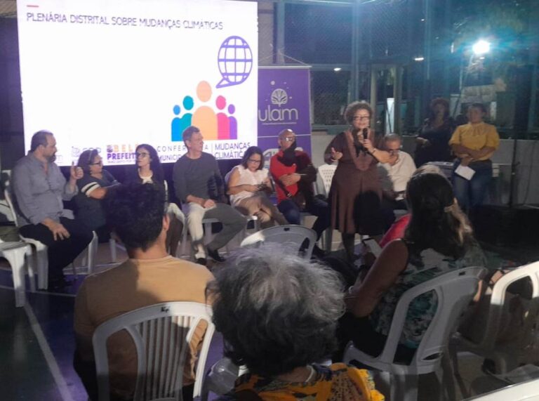 Plenária no Dabel sobre Consequências Climáticas em Belém
