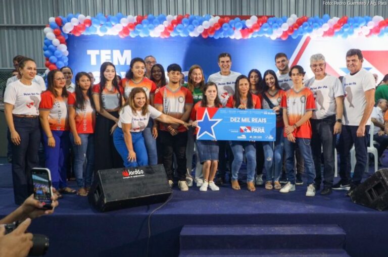 Governo do Pará concede cheque habitacional à famílias de Peixe-Boi