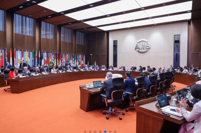 BNDES e Bancos Asiáticos Firmam Acordos de R$ 9,1 Bilhões para Investimentos Sustentáveis