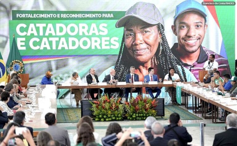 Governo Federal Destina R$ 425 Milhões para Apoiar Catadores de Recicláveis
