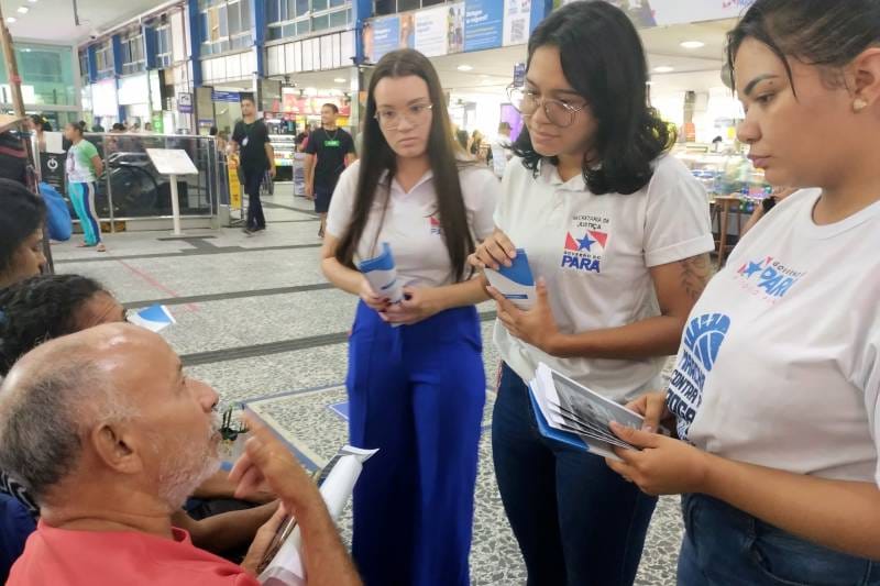 Passageiros foram orientados sobre o trabalho da Seju no monitoramento de direitos violados