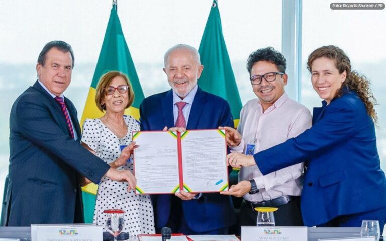 Lula decreta novas condições de trabalho para terceirizados em órgãos públicos