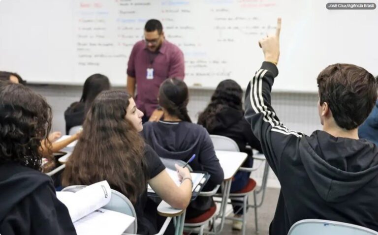 Programa Mais Professores para o Brasil beneficiará 50 milhões de docentes e estudantes