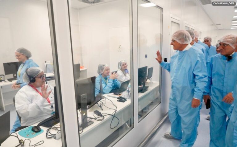 Governo Federal celebra insumo 100% Nacional para remédio de doença autoimune