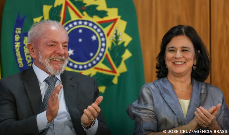 Governo anuncia vacina 100% nacional contra a dengue no SUS em 2026