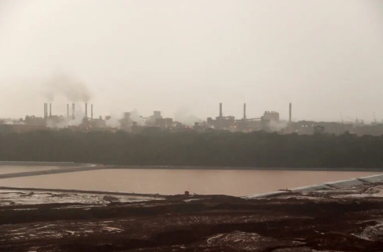 Vazamento de produtos químicos na Hydro Alunorte alerta comunidade em Barcarena (PA)