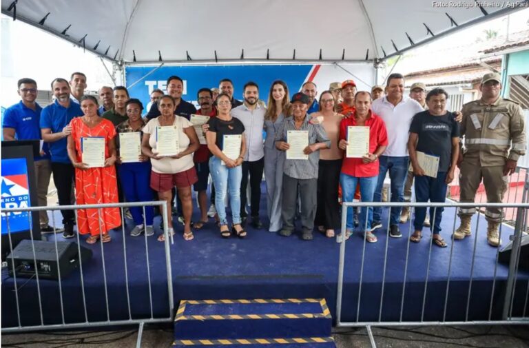 Governo do Pará entrega títulos de terra para produtores da agricultura familiar de São Miguel do Guamá