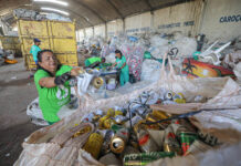 Em Belém coleta seletiva como pilar de Renda, Sustentabilidade e Inovação No galpão da Concaves, o que não serve para uns pode se tornar matéria-prima lucrativa para muitos