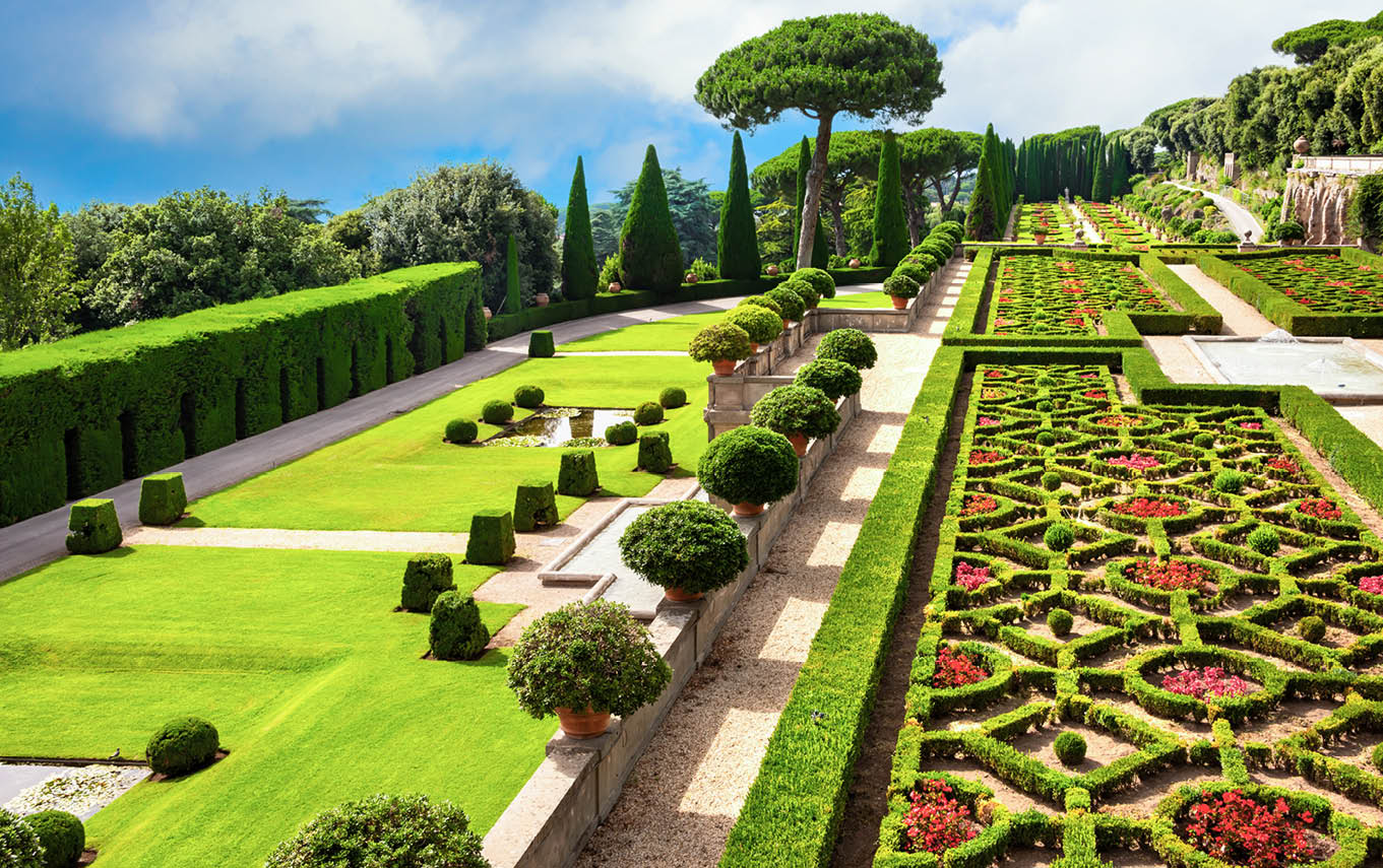  Belíssimo jardim das Vilas Pontifícias de Castel Gandolfo 