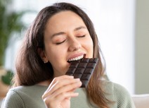 Chocolate e cérebro: o doce que faz pensar melhor