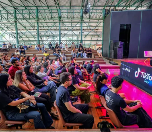 Secom e TikTok capacitam comunicadores para conteúdo digital e IA em Belém Jornalistas, influenciadores digitais e empreendedores se reuniram no Teatro Gasômetro Ag. Pará