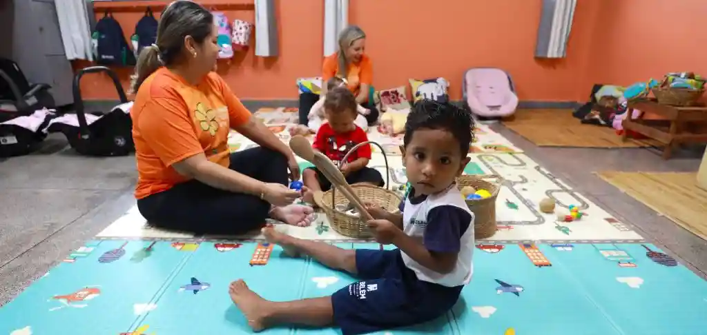 Proporcionar um ambiente acolhedor é um processo que exige bastante sensibilidade, tranquilidade, afetividade e partilha entre criança, família e educadores