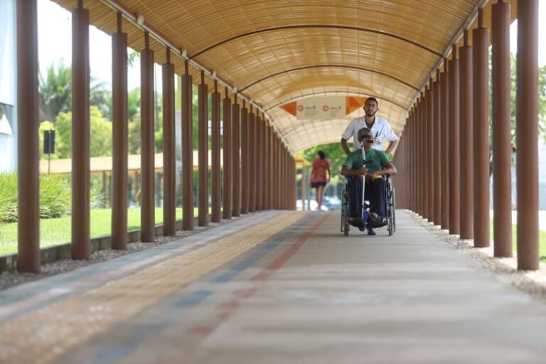 Por que a inclusão de pessoas com deficiência avança com o novo investimento federal de seis bilhões de reais?