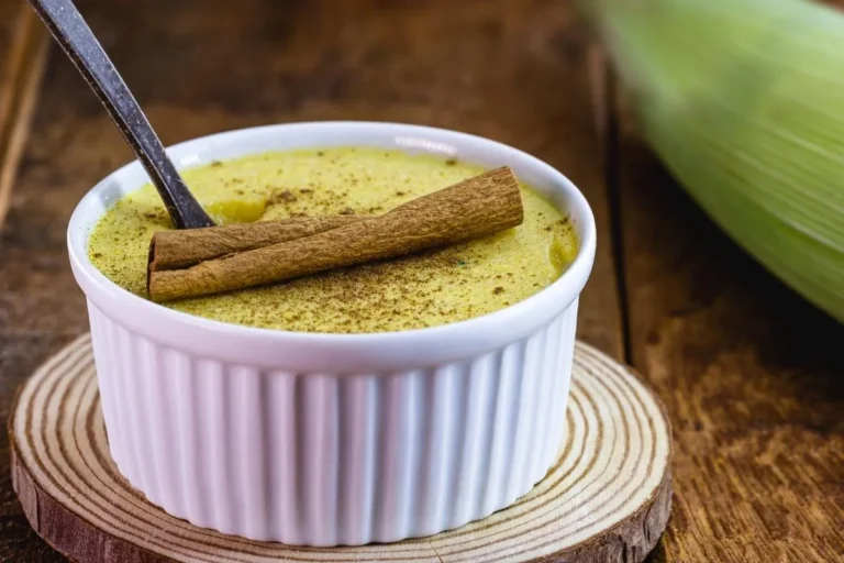 Mingau de milho verde fresco: cremoso do jeito que a vovó fazia