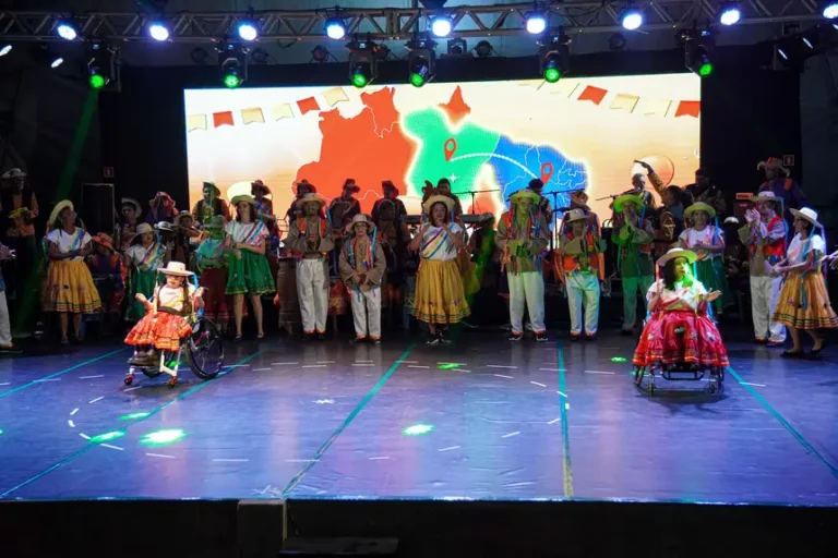 Arraial do Curro Velho bota Belém para dançar com festa de graça