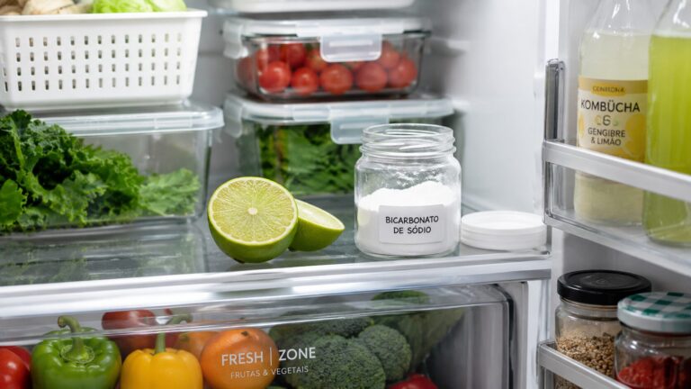 Geladeira com odor forte? 3 truques que eliminam hoje