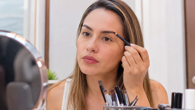 Sobrancelha com falhas: como preencher de forma natural sem deixar marcada