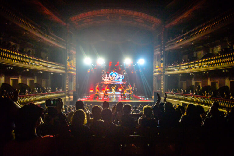 Luzir Era Disco revive sucessos dos anos 70 e 80 em noite especial no Theatro da Paz