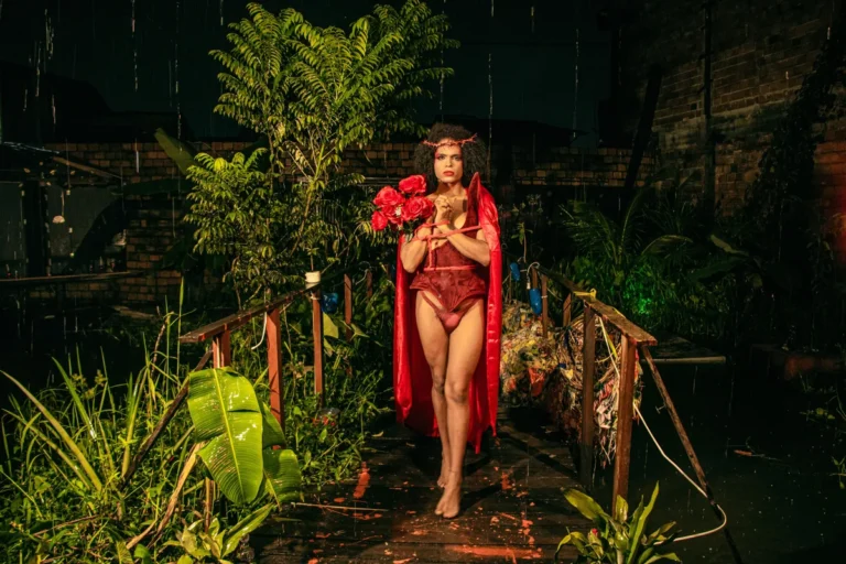 Cinco artistas amazônidas levam fotografia, transgeneridade e saúde a escolas e territórios de Belém