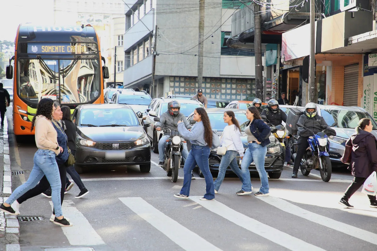 Setembro reúne 3 datas de trânsito, 7,2 milhões de multas e um alerta sobre o risco da velocidade Setembro reúne 3 datas de trânsito, 7,2 milhões de multas e um alerta sobre o risco da velocidade