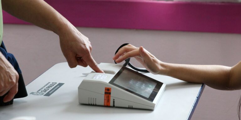 Biometria é obrigatória para votar em 2026? Veja quem pode votar sem