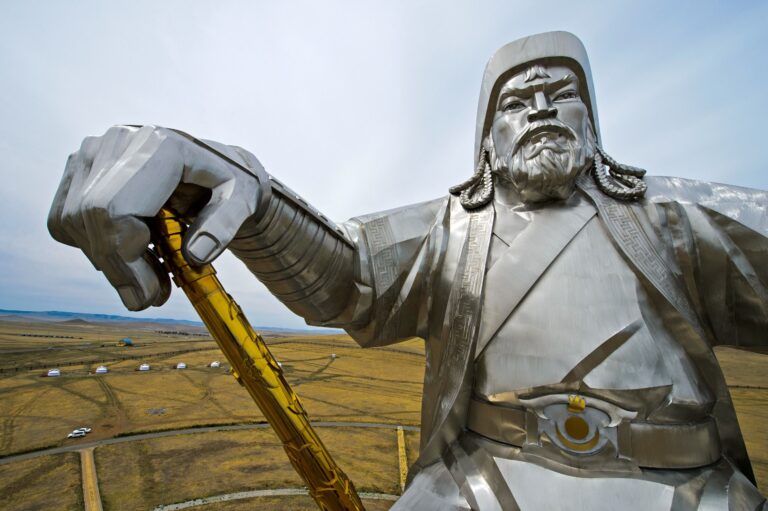 Túmulo de Genghis Khan segue oculto após 800 anos, enquanto seu império ainda alimenta um mistério