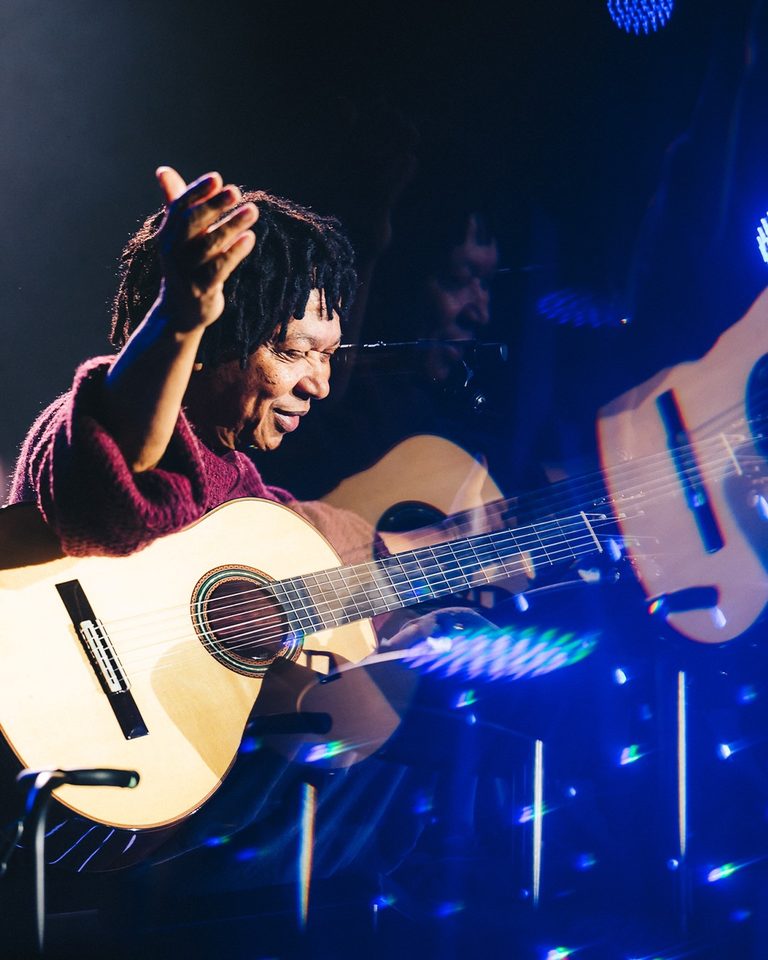 Djavan celebra 50 anos de carreira em show neste sábado em Belém