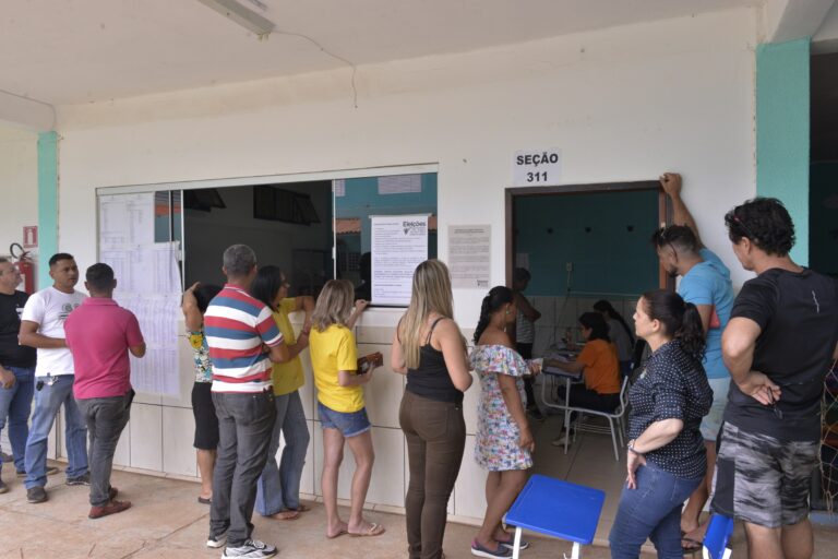 O que pode e não pode na eleição 2026: celular, camiseta e boca de urna