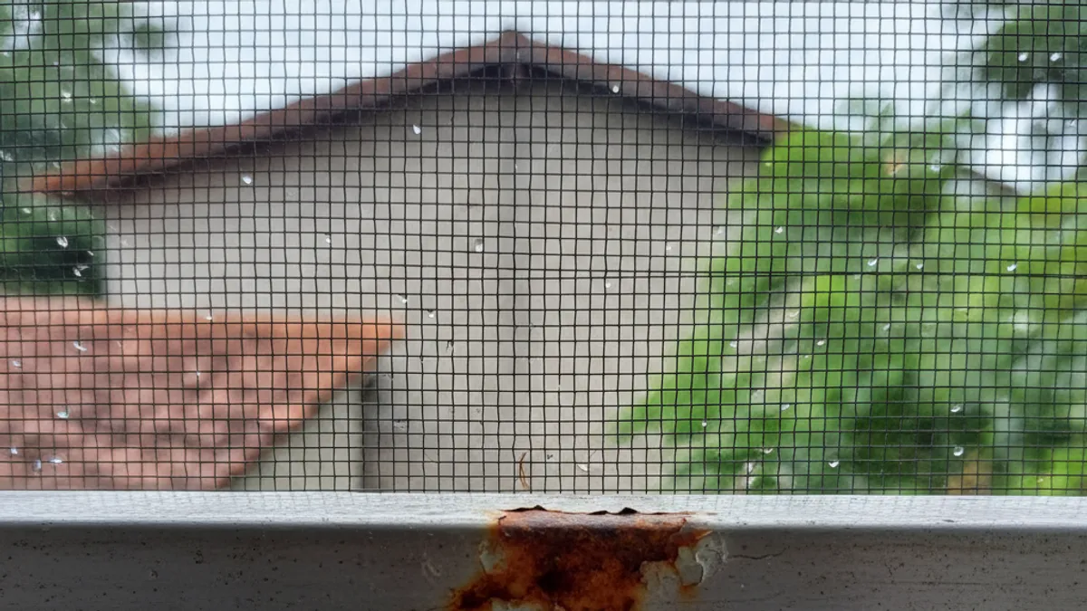 Tela de janela enferrujando no Pará e os materiais que resistem mais Tela de janela enferrujando no Pará e os materiais que resistem mais