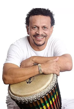 Carlos Pial dá oficina gratuita de percussão no Sesc Teatro Casa Isaura Campos