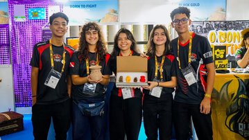 Estudantes de 13 a 16 anos de escola em Ananindeua vencem entre 160 equipes de 30 países na China com robô e réplicas 3D